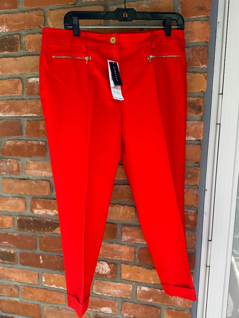 NWT Jones New York Signature Cropped Pants Women 10 Red Stretch Cuffed